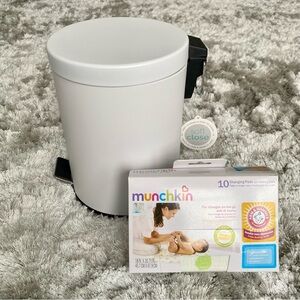 Soft Close Baby Diaper Pail & Munchkin 10 Changing Pads NWT